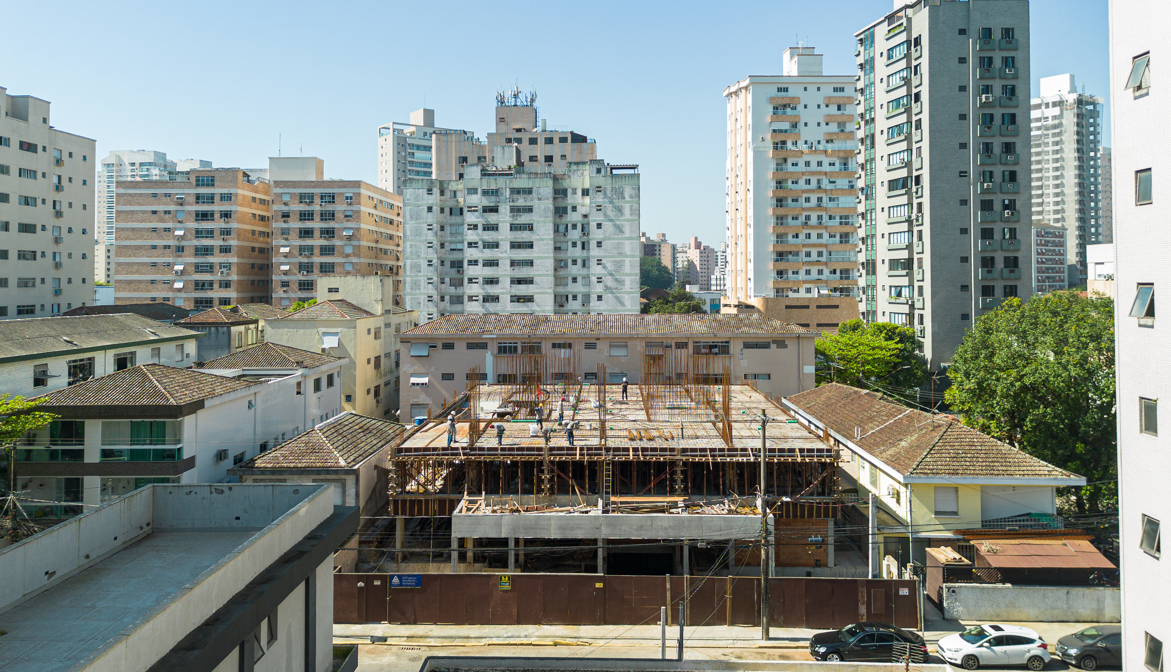 Vista frontal da estrutura do Royal Park em agosto de 2026